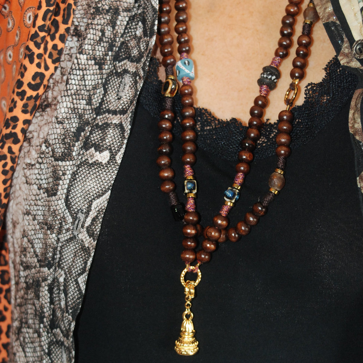 houten kralen ketting met speciale elementen