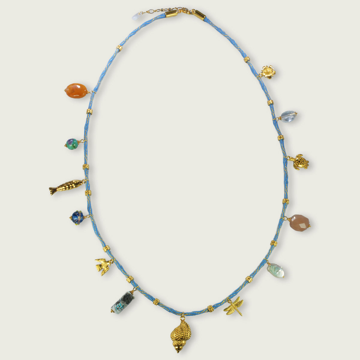 Charm ketting op dik koord lang