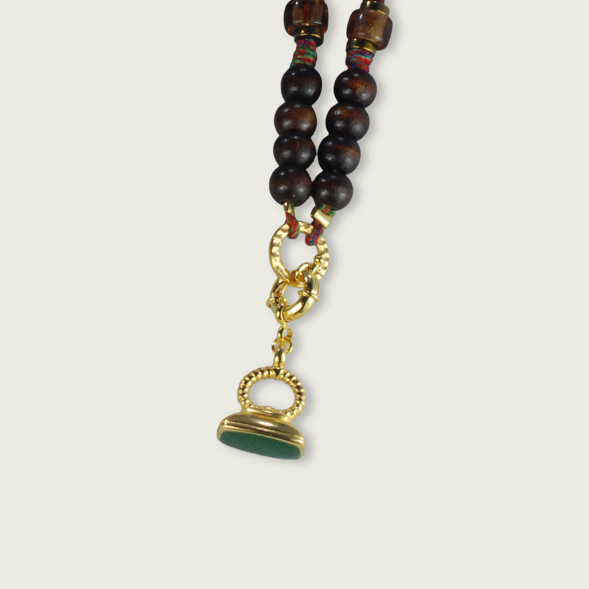 houten kralen ketting met speciale elementen