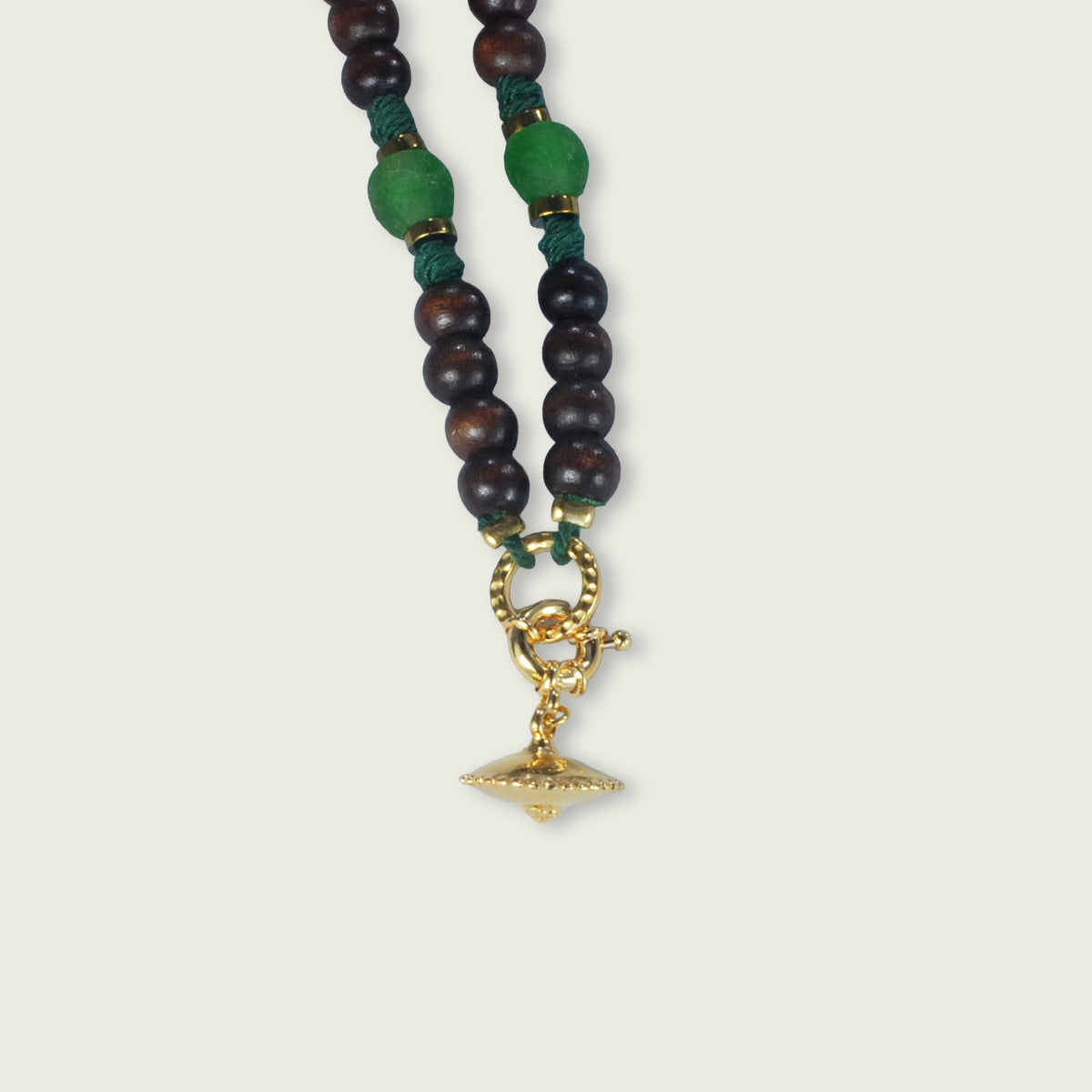 houten kralen ketting met speciale elementen