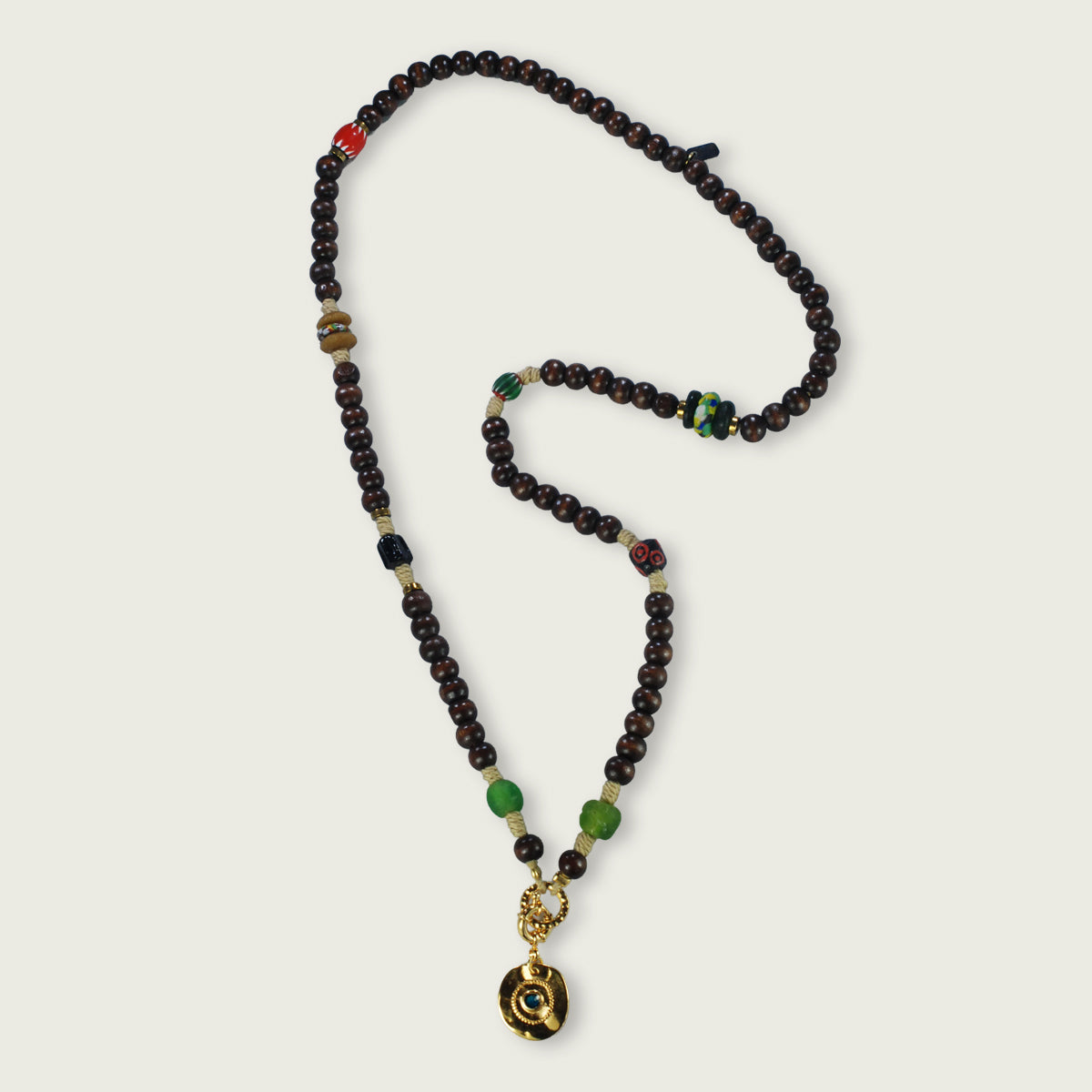 houten kralen ketting met speciale elementen