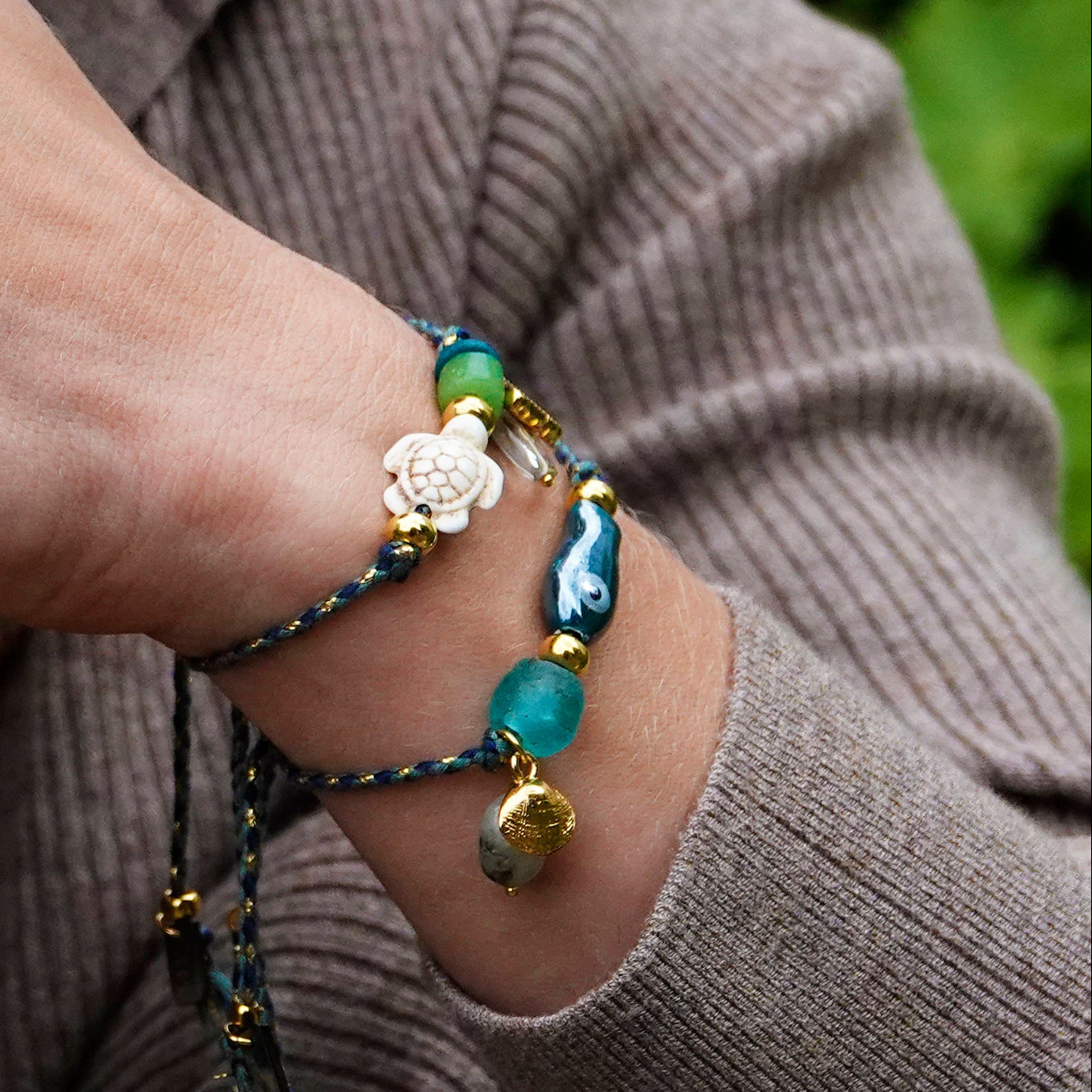 Unieke, handgemaakte armbandjes met keramieke schildpad