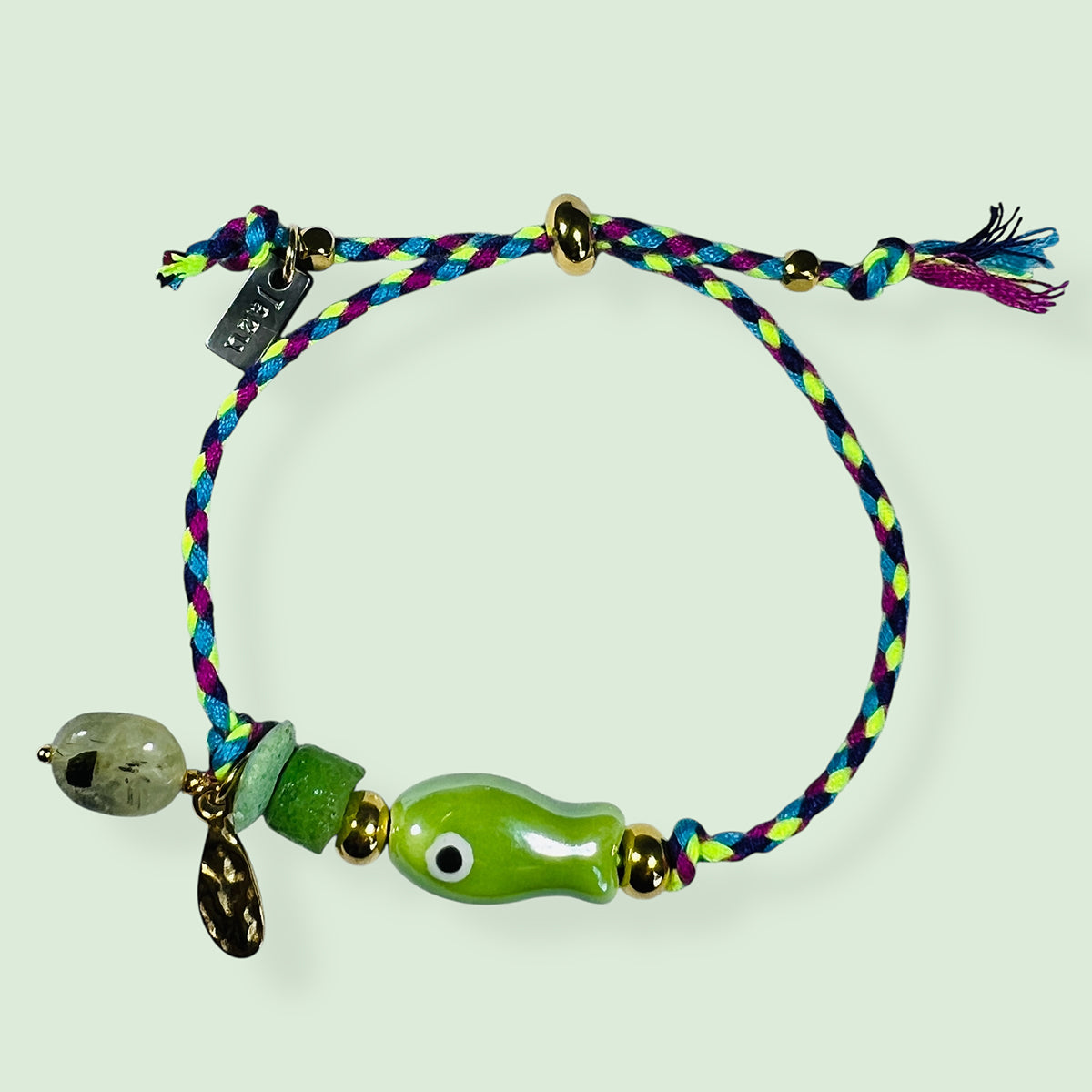 Unieke, handgemaakte armbandjes met keramiek visje