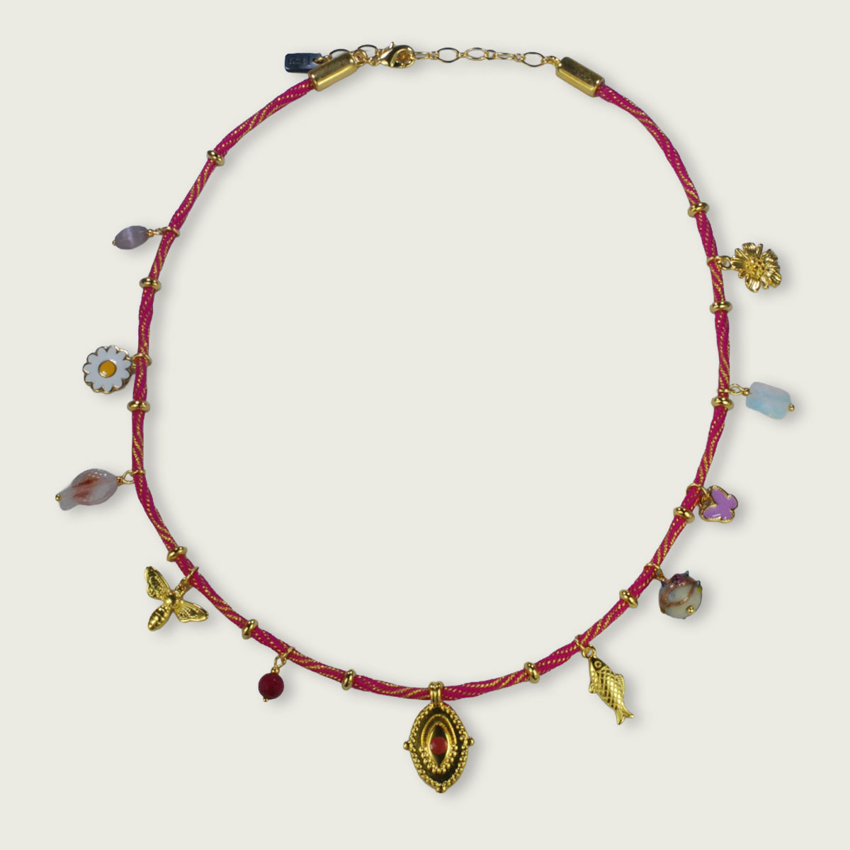 Charm ketting op dik koord