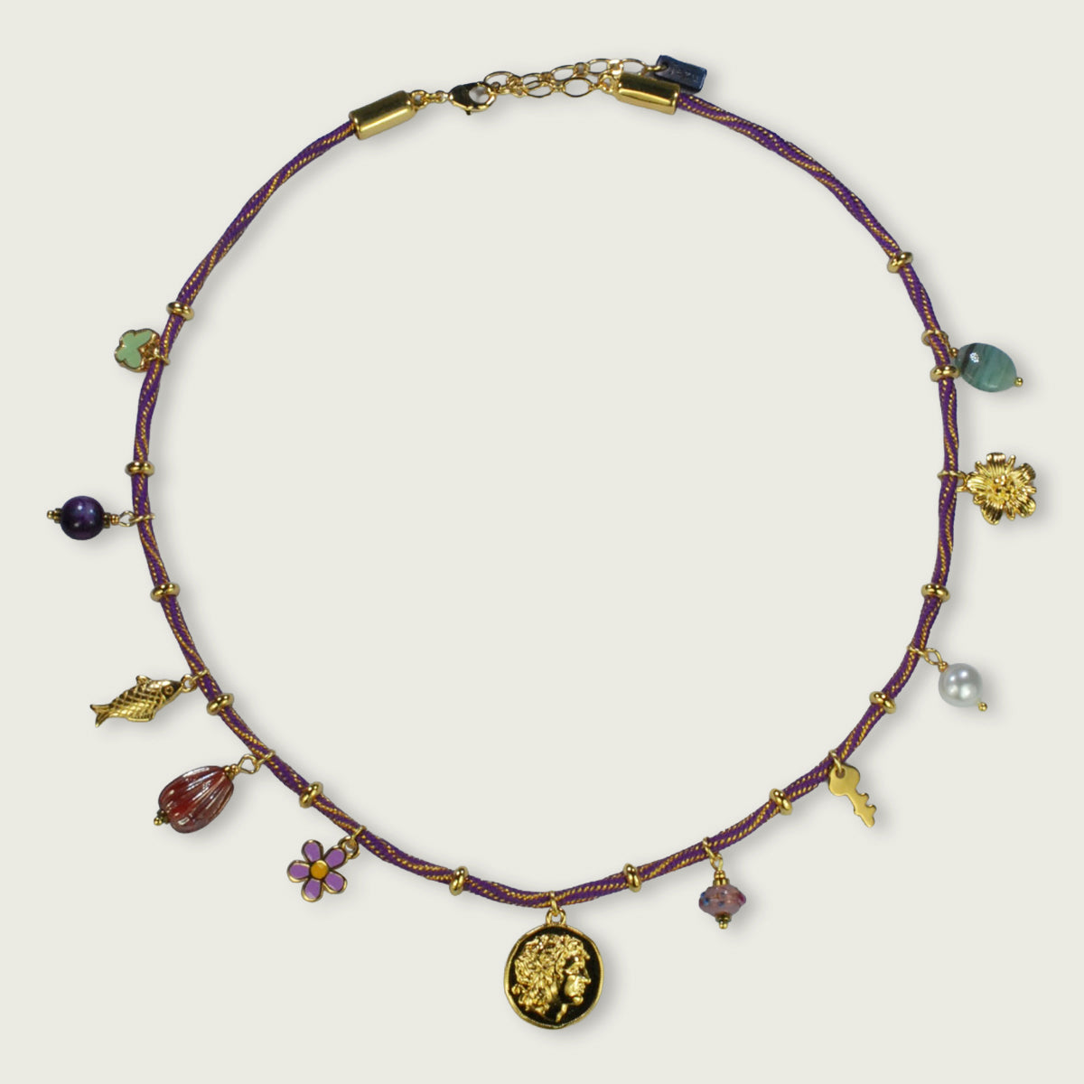 Charm ketting op dik koord
