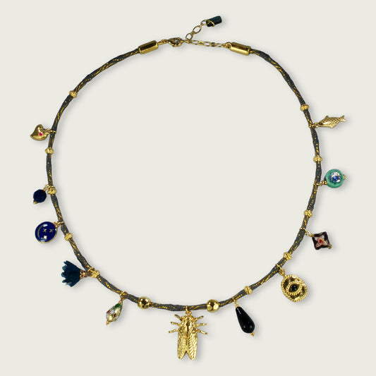 Charm ketting op dik koord