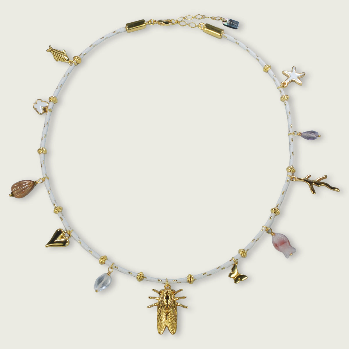 Charm ketting op dik koord