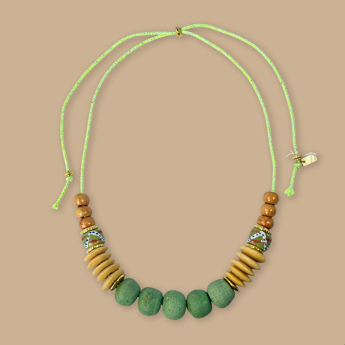 Down to Earth, statement ketting