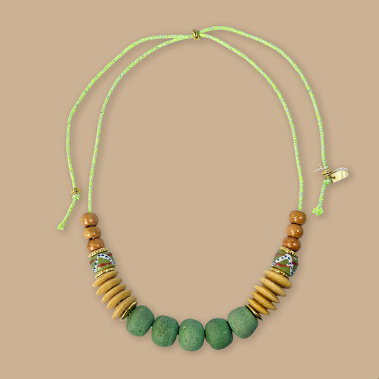 Down to Earth, statement ketting