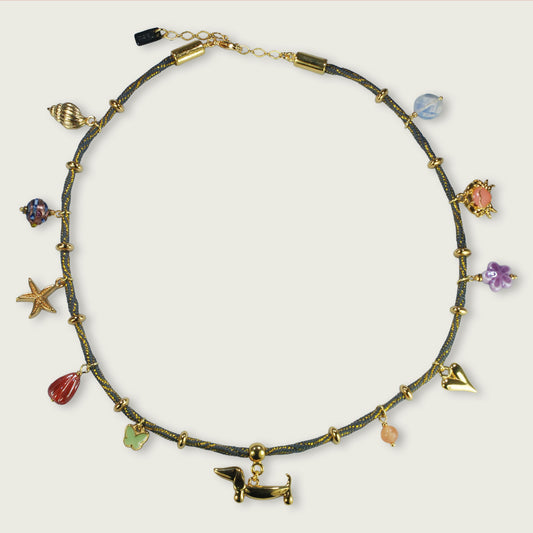 Charm ketting op dik koord