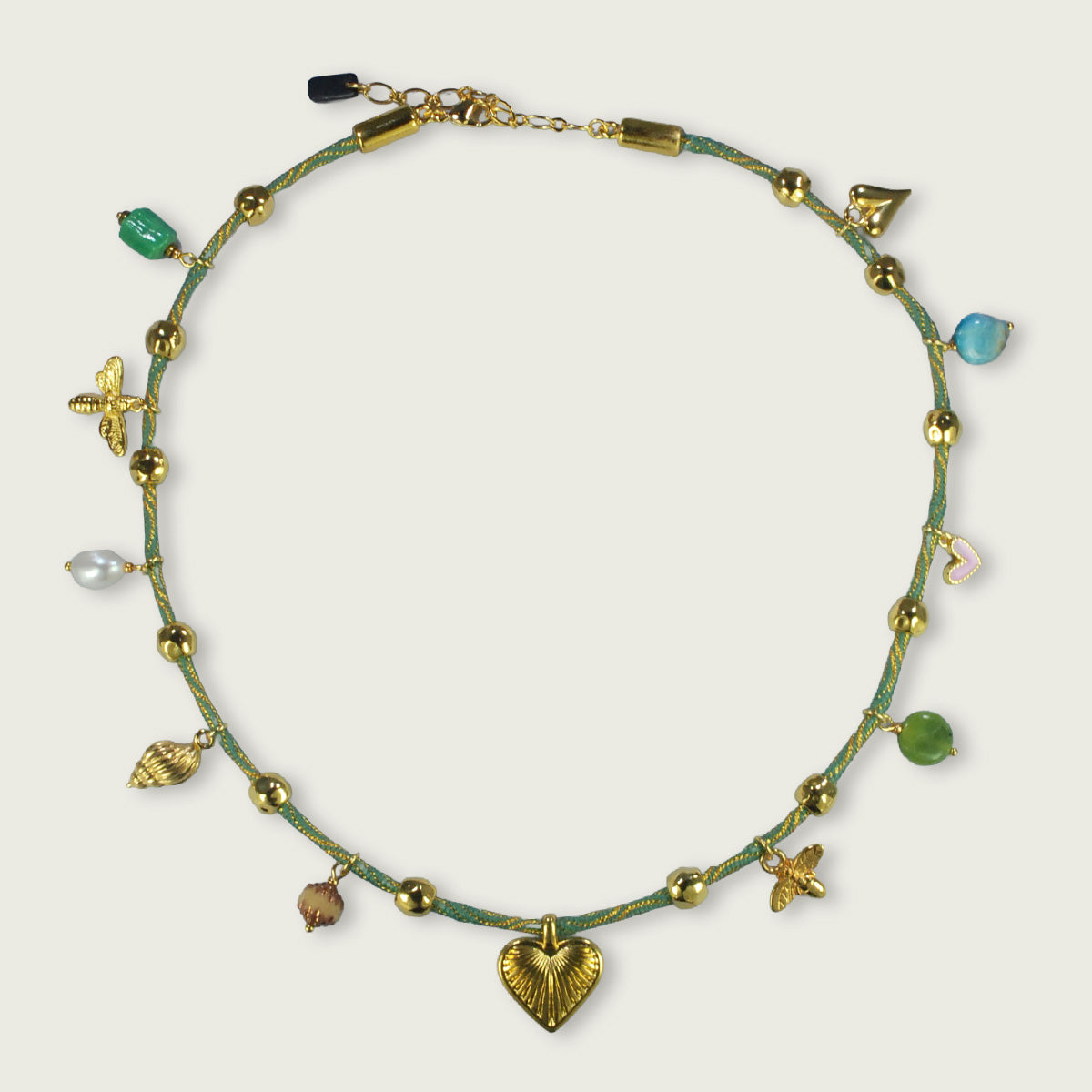 Charm ketting op dik koord