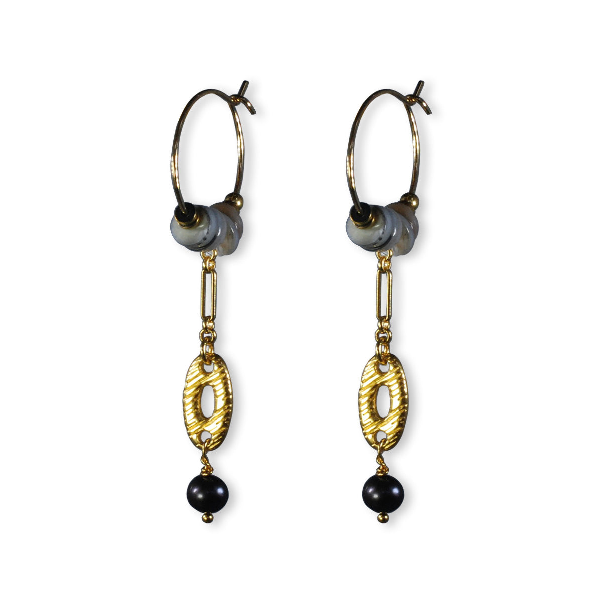 Nona oorbellen met gold plated charm