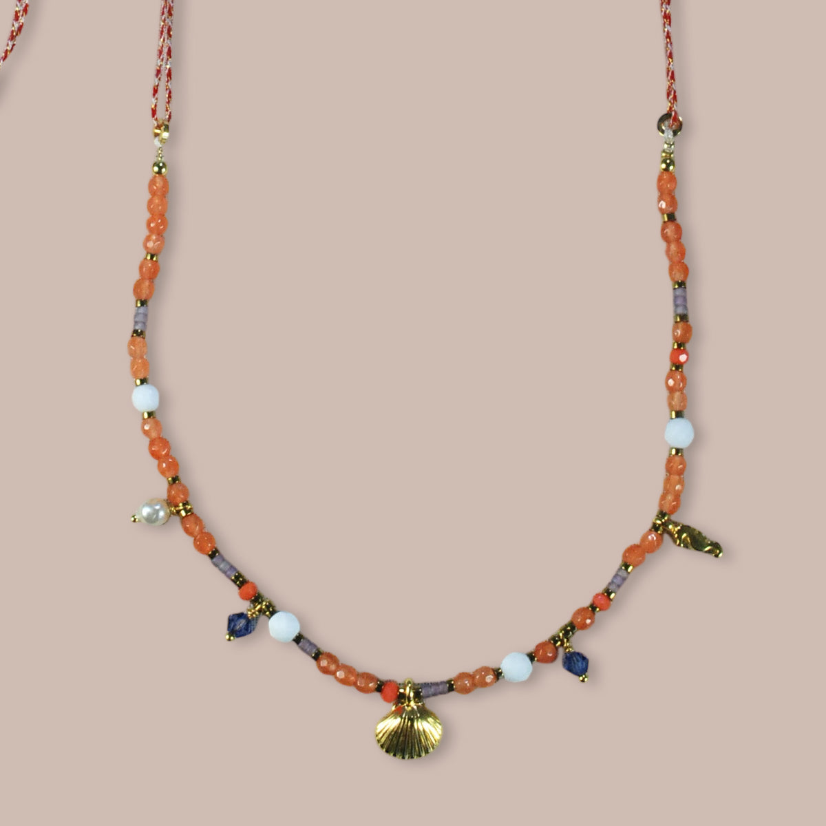 Nona ketting met semi-precious stones en kleine charms