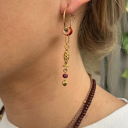 Nona oorbellen met gold plated charm en kralen