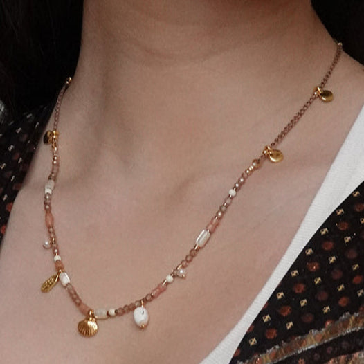 Nona ketting met semi-precious stones en kleine charms