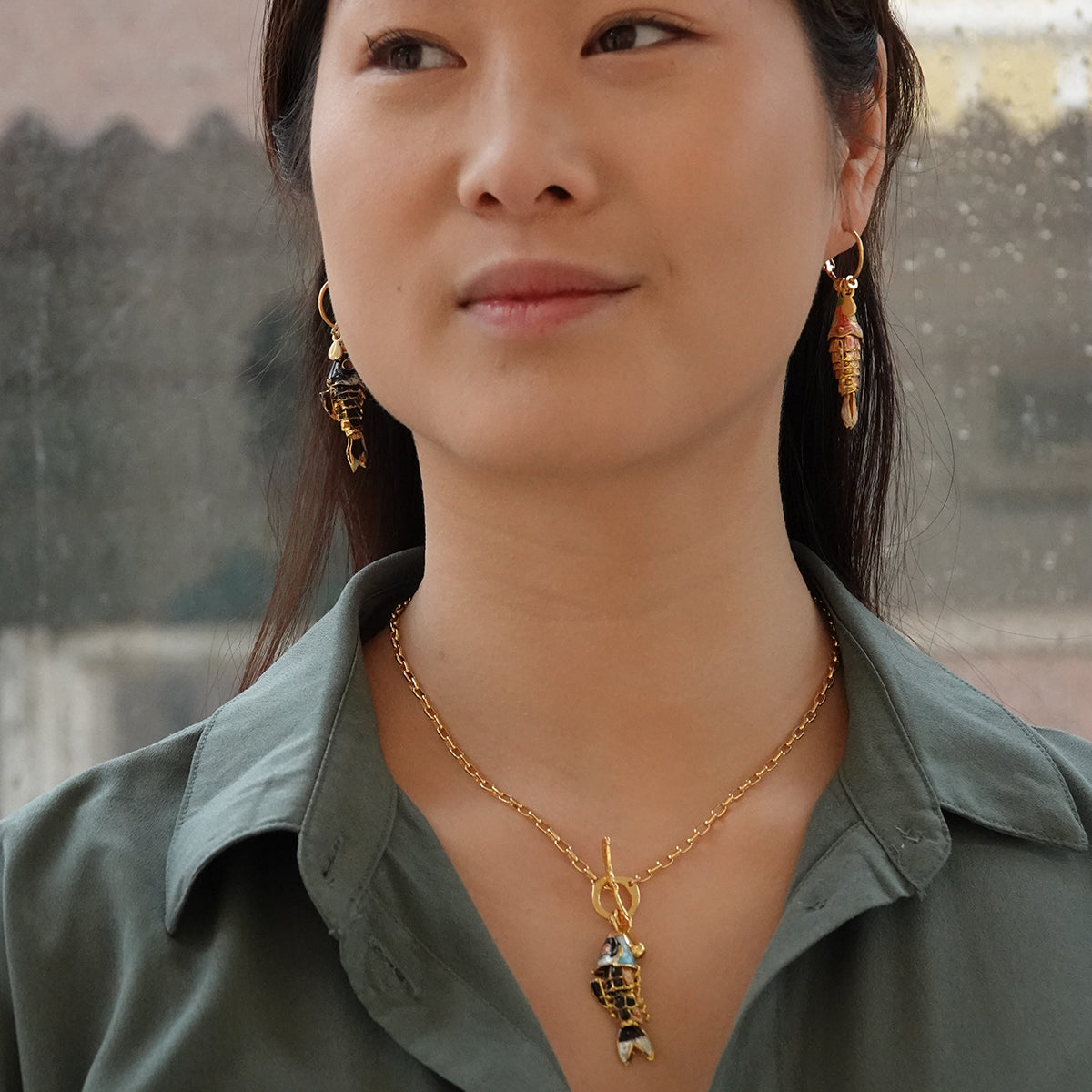 Reina necklace with fish, gold plated, 48 cm, light green