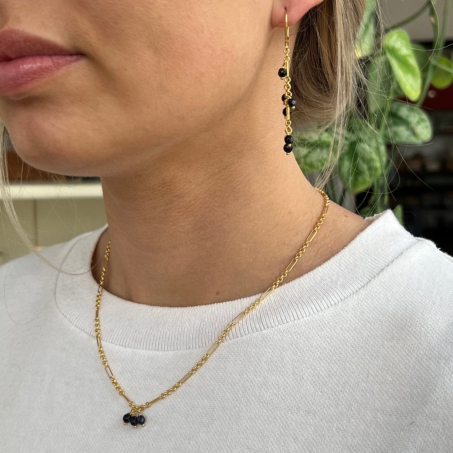 Nona Ohrringe mit Halbedelsteinen