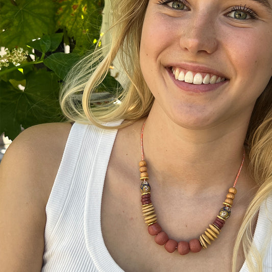 Down to Earth, statement ketting